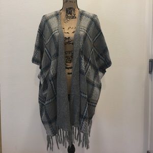 CUPCAKES & CASHMERE Fringe Wrap