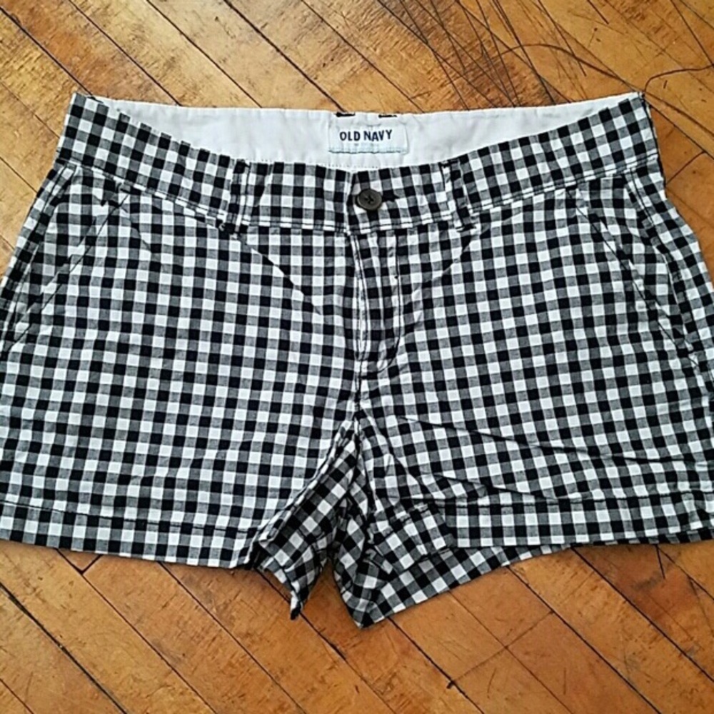 Old Navy Gingham shorts size 6