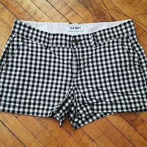 Old Navy Gingham shorts size 6