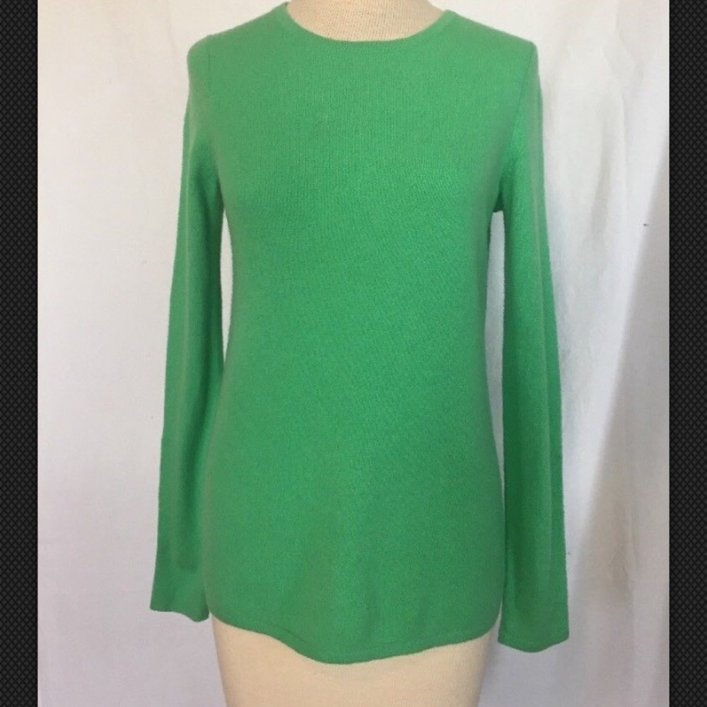 Dear Betty is a clothing reseller.