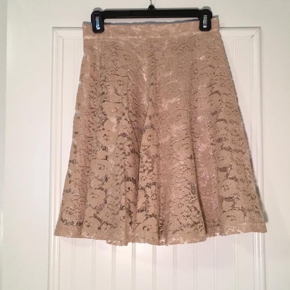 Lacy skirt - Picture 2 of 5