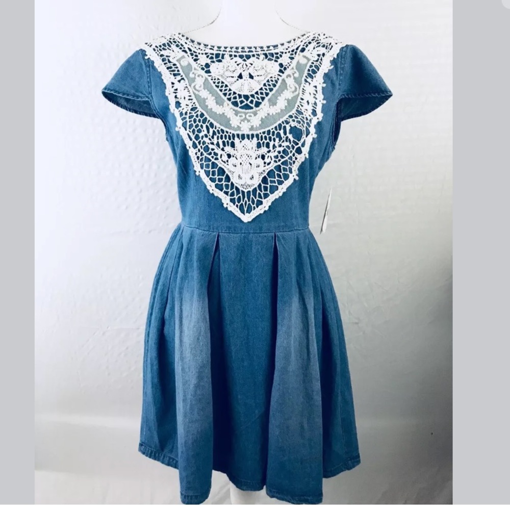 Altered state women’s blue jean denim dress lace l