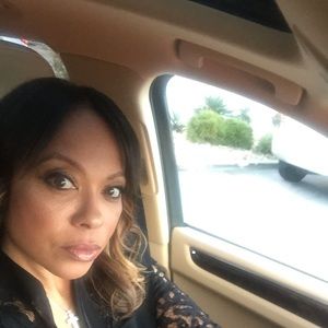 Meet your Posher, Mona