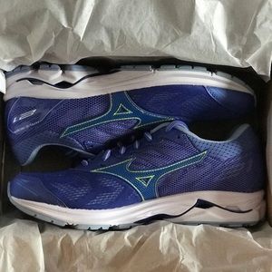 Mizuno Women’s Wave Rider 21 Running Shoes