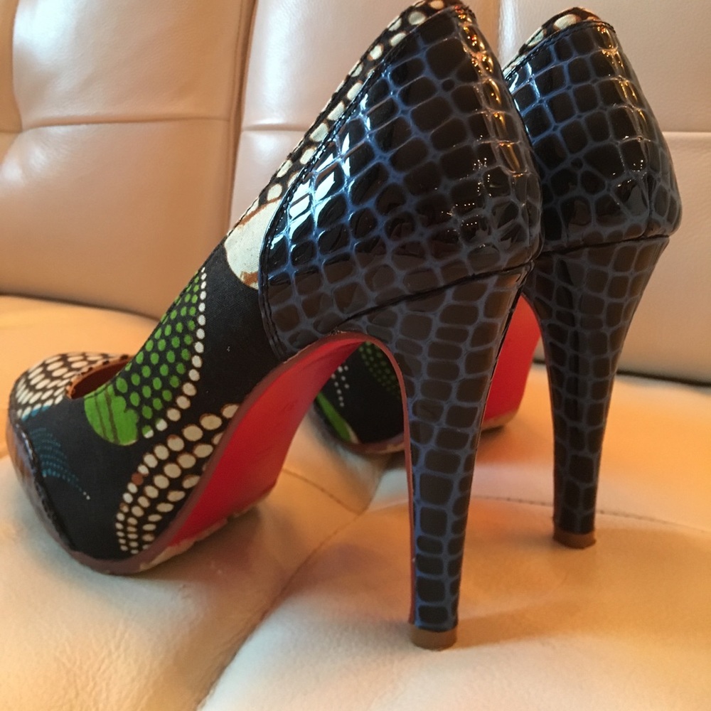 Heels - Picture 2 of 6