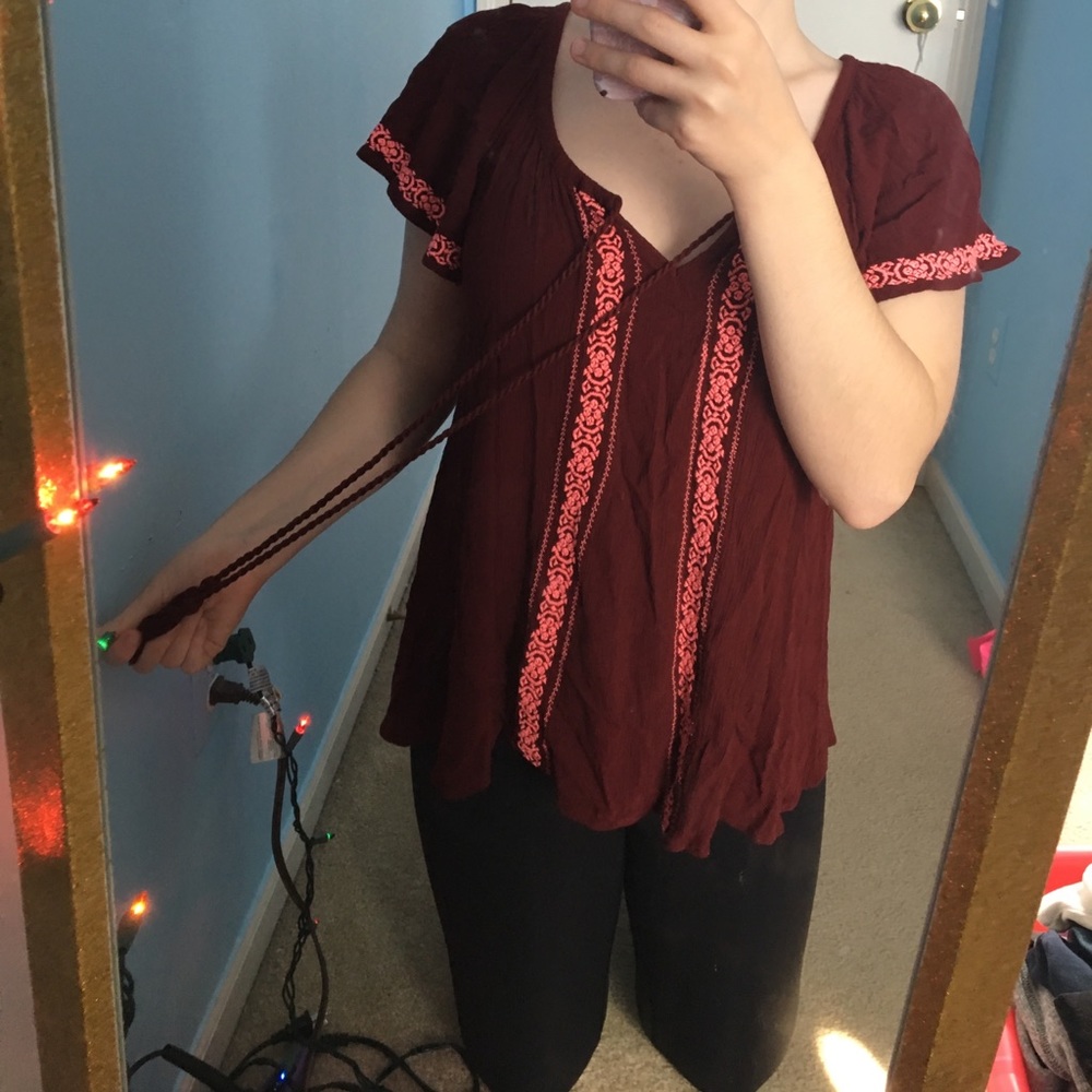 Mossimo Supply Co Burgundy Tee with Pink Detailing - Picture 3 of 3