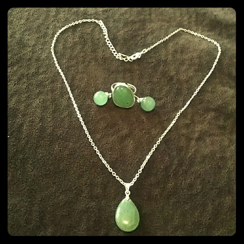 Beautiful Aventurine Stone Jewelery Set!!