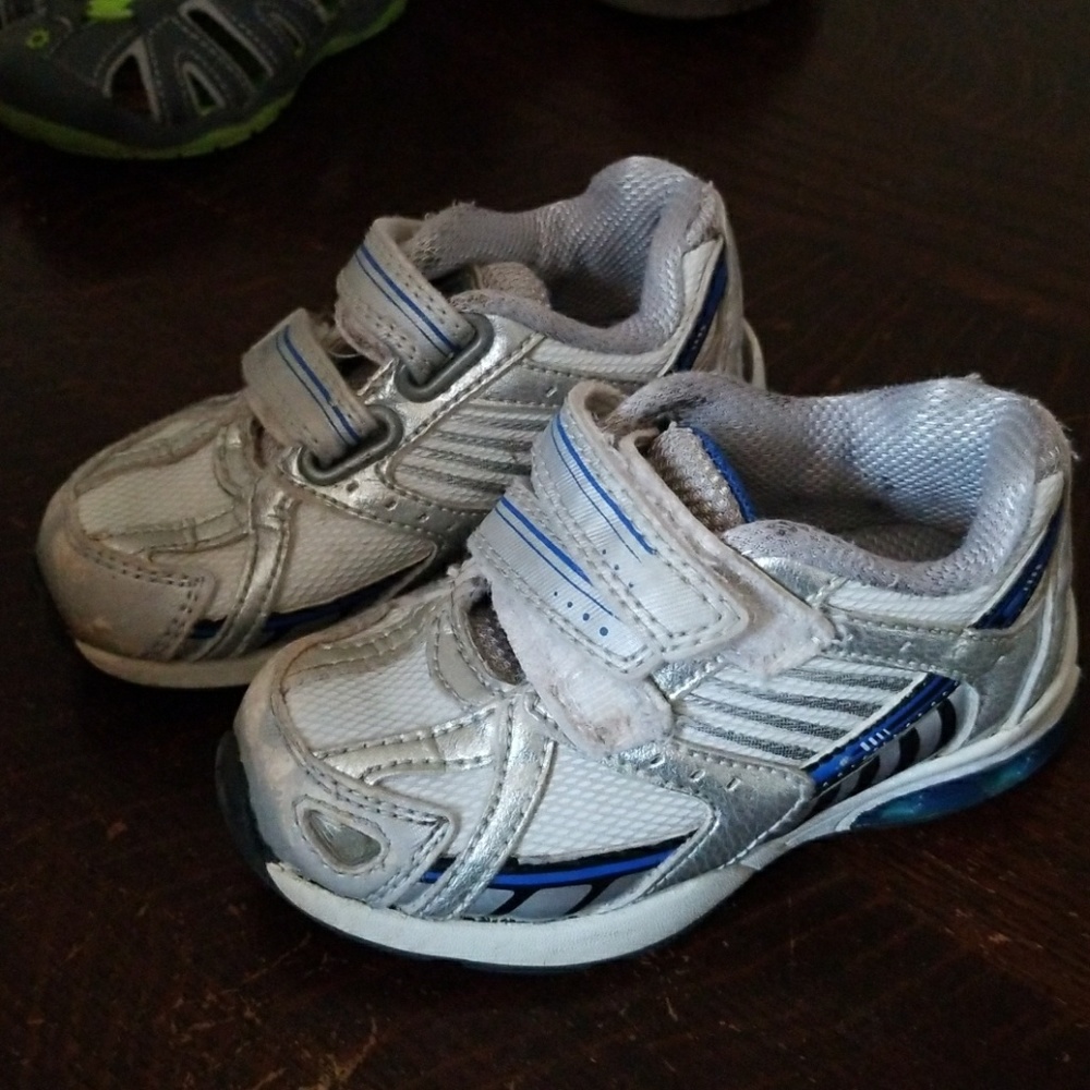 Toddler size 7 shoes