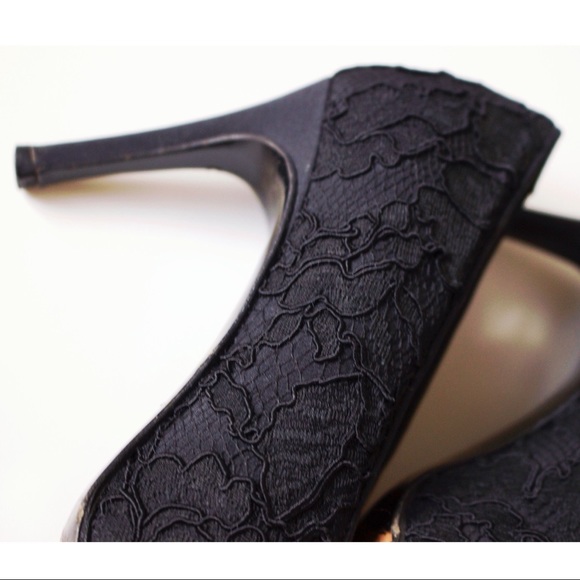 Yves Saint Laurent Shoes - Yves Saint Laurent vintage black lace lumps YSL