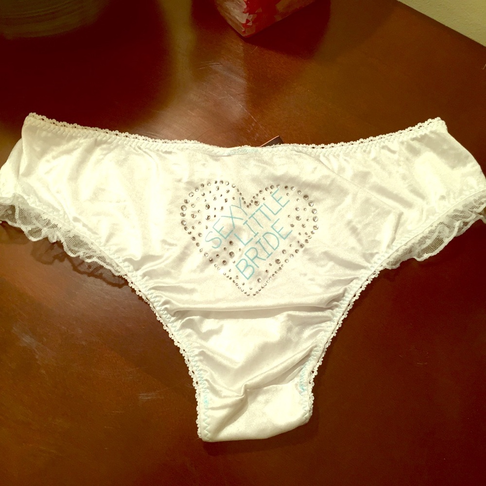 💕NEW LISTING Victoria’s Secret sexy little things