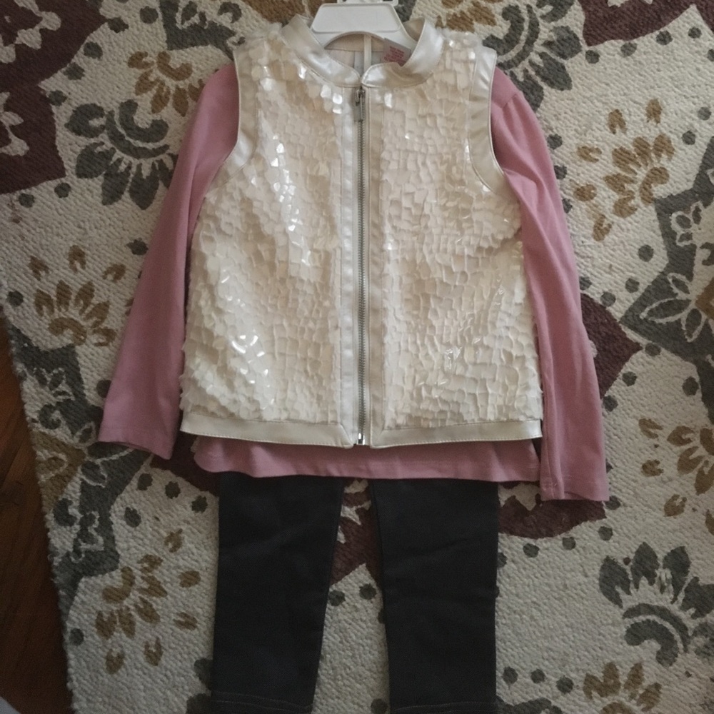 Little girls 3 piece outfit 💥 Never worn!