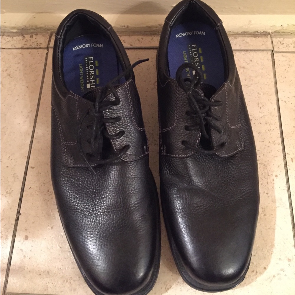 Like New Casual Leather Work Shoes