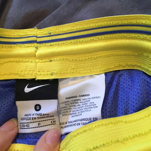 Nike workout shorts - Picture 2 of 4