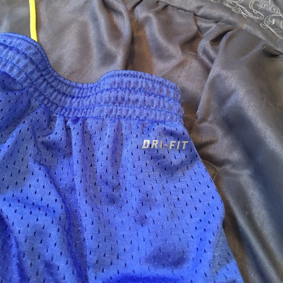 Nike workout shorts - Picture 4 of 4