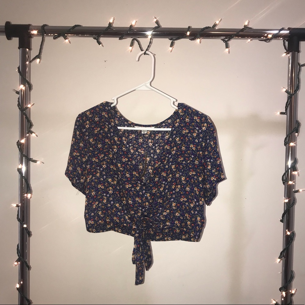 American Eagle floral crop-top