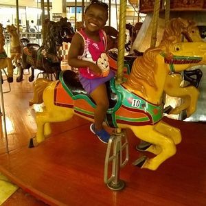 Meet your Posher, Elizabeth