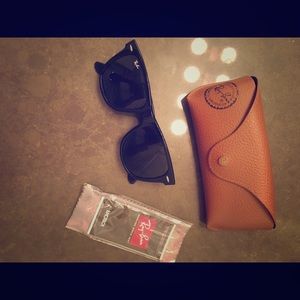 Ray Ban Medium Wayfarer Sunglasses