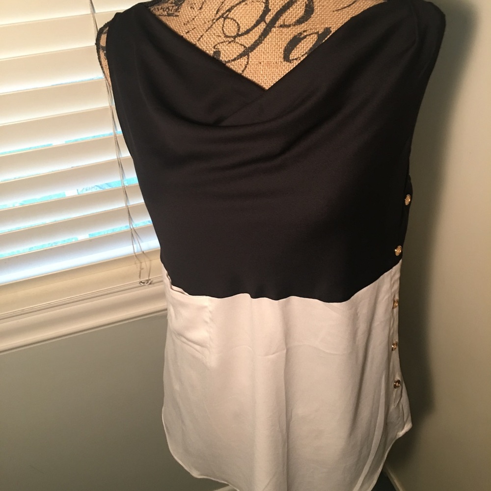 Ann Taylor sleeveless black & white shirt