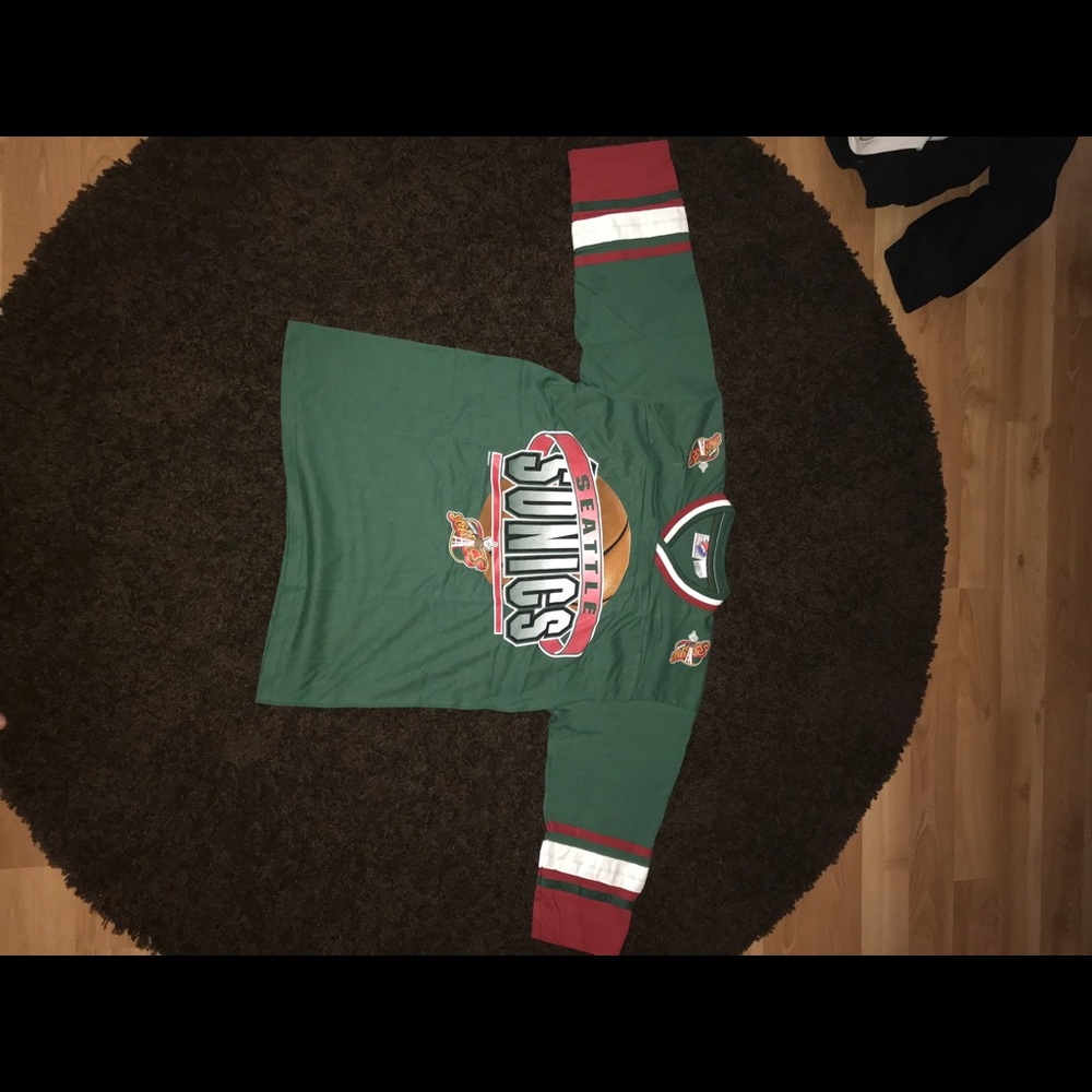 Vintage 3/4 Sleeve Seattle Supersonics Shirt