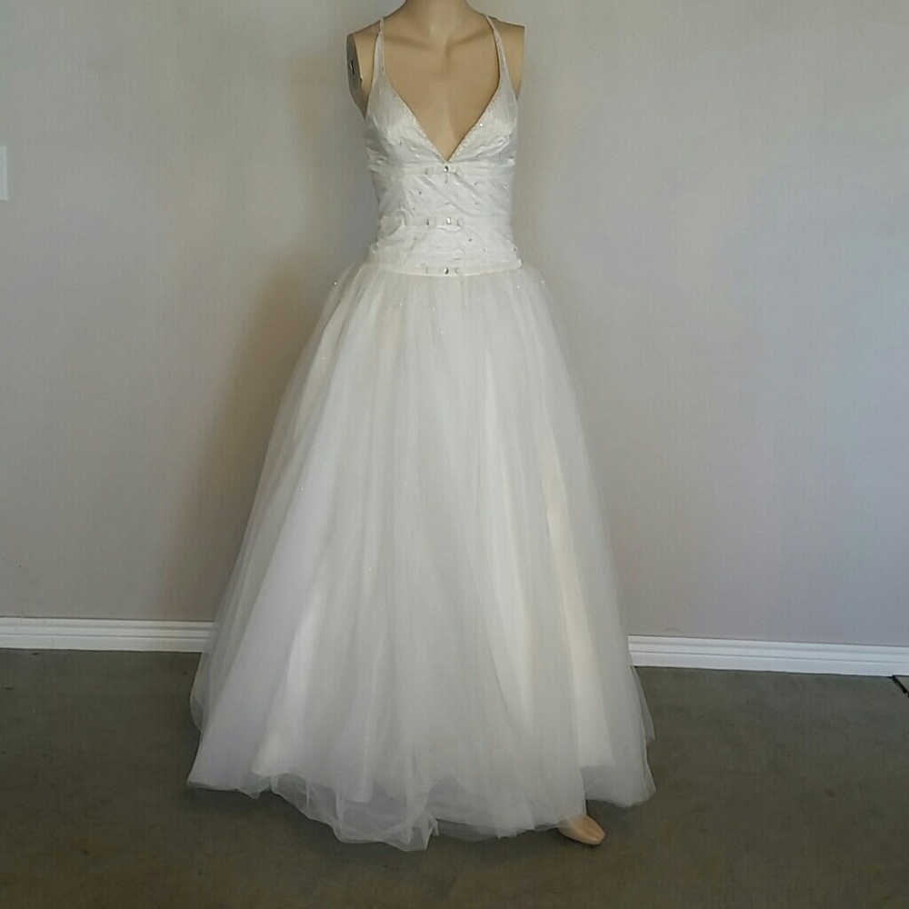 Jessica designs size 4 prom/wedding dress