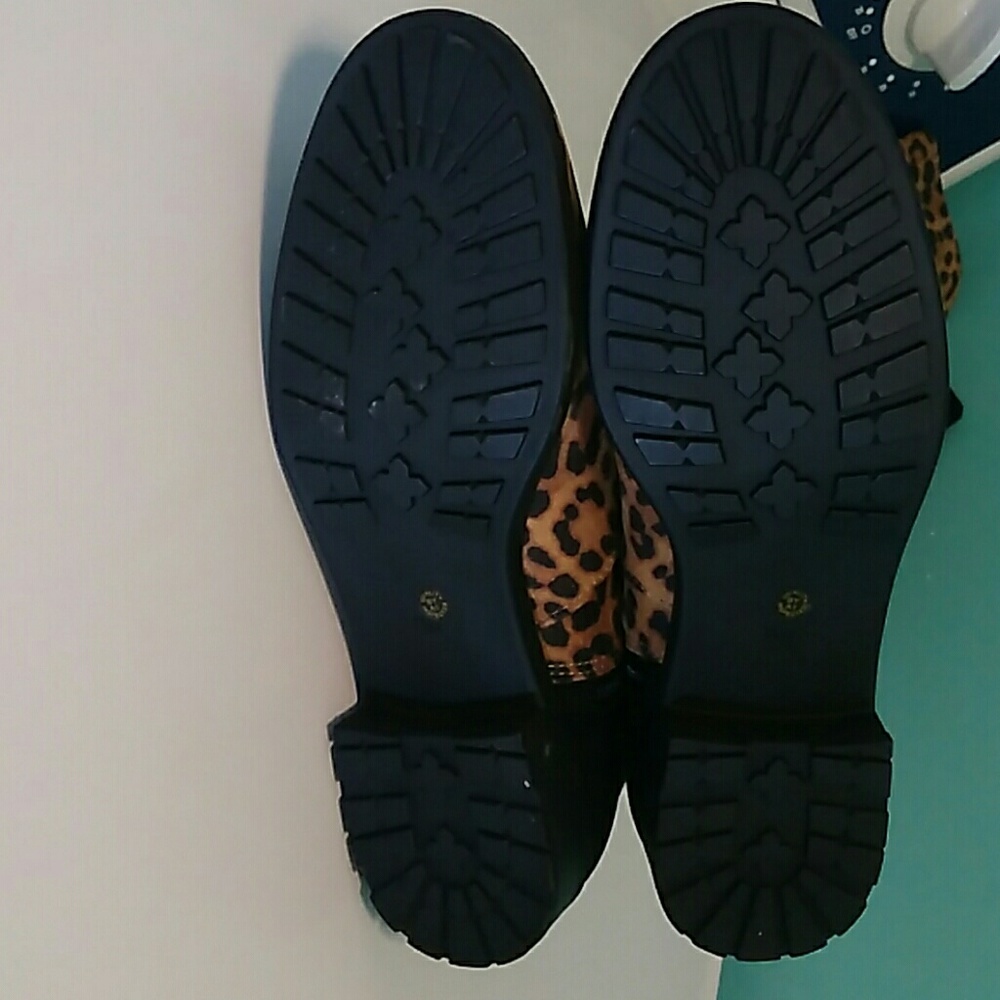 Boots - Picture 2 of 3
