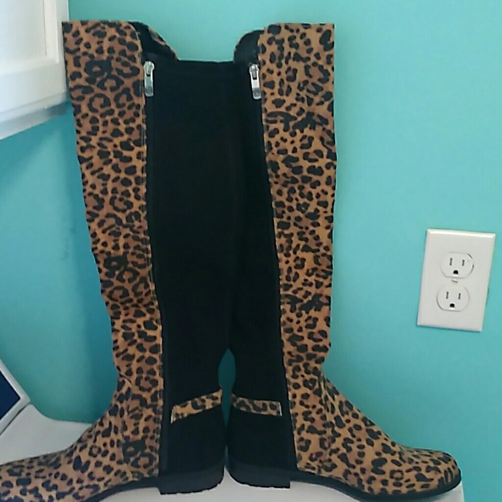 Boots - Picture 3 of 3