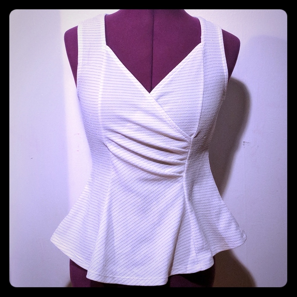 Jenee's Size M Boutique
