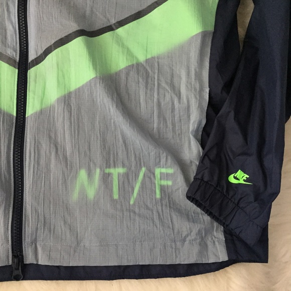 NIKE Women's RUN TRACK & FIELD WIND Jacket Sz XL - Picture 6 of 8