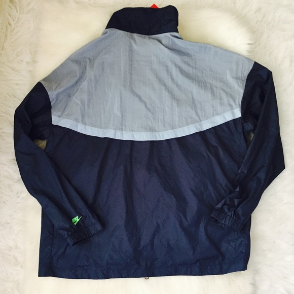 NIKE Women's RUN TRACK & FIELD WIND Jacket Sz XL - Picture 7 of 8