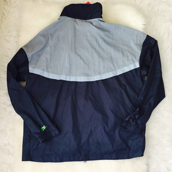 NIKE Women's RUN TRACK & FIELD WIND Jacket Sz XL - Picture 8 of 8
