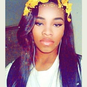 Meet your Posher, Desiree