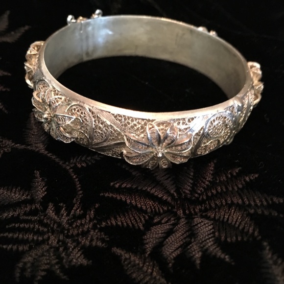 EXQUISITE VINTAGE TAXCO STERLING SILVER BRACELET - Picture 2 of 6