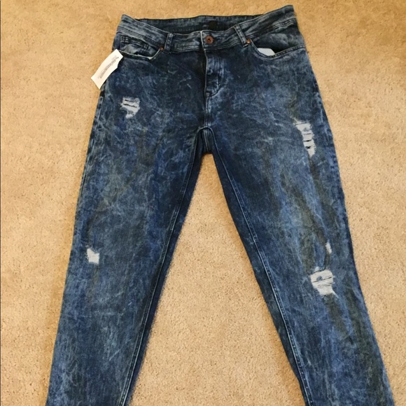Denim - Bleach Wash Skinny Jeans