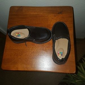Toddler Boys dress shoes worn once