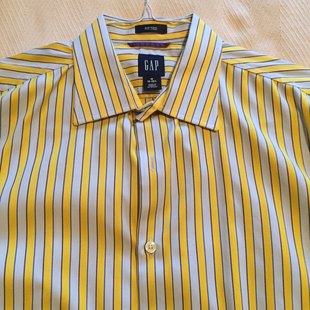 Men’s GAP dress shirt