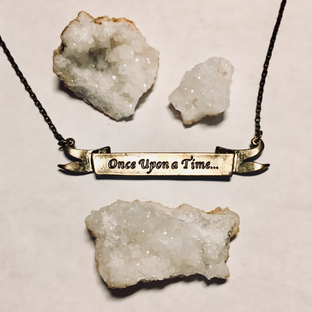 NWOT Modcloth "Once Upon a Time" necklace ✨