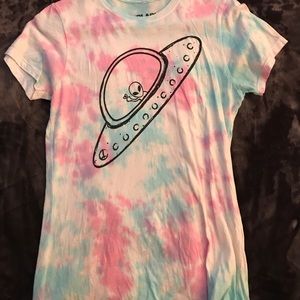 Alien graphic tee