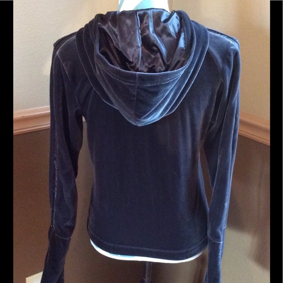 💕New listing💕 Nike full zip hoodie jacket. - Picture 3 of 6