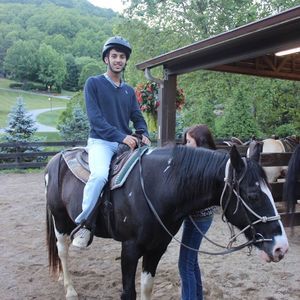 Meet your Posher, Yassin