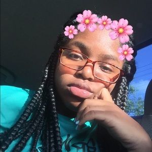 Meet your Posher, Kayla