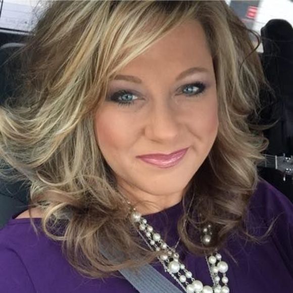 Meet your Posher, Julie - Picture 1 of 1