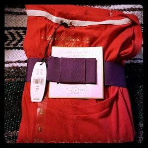 The angel sleep tee in red