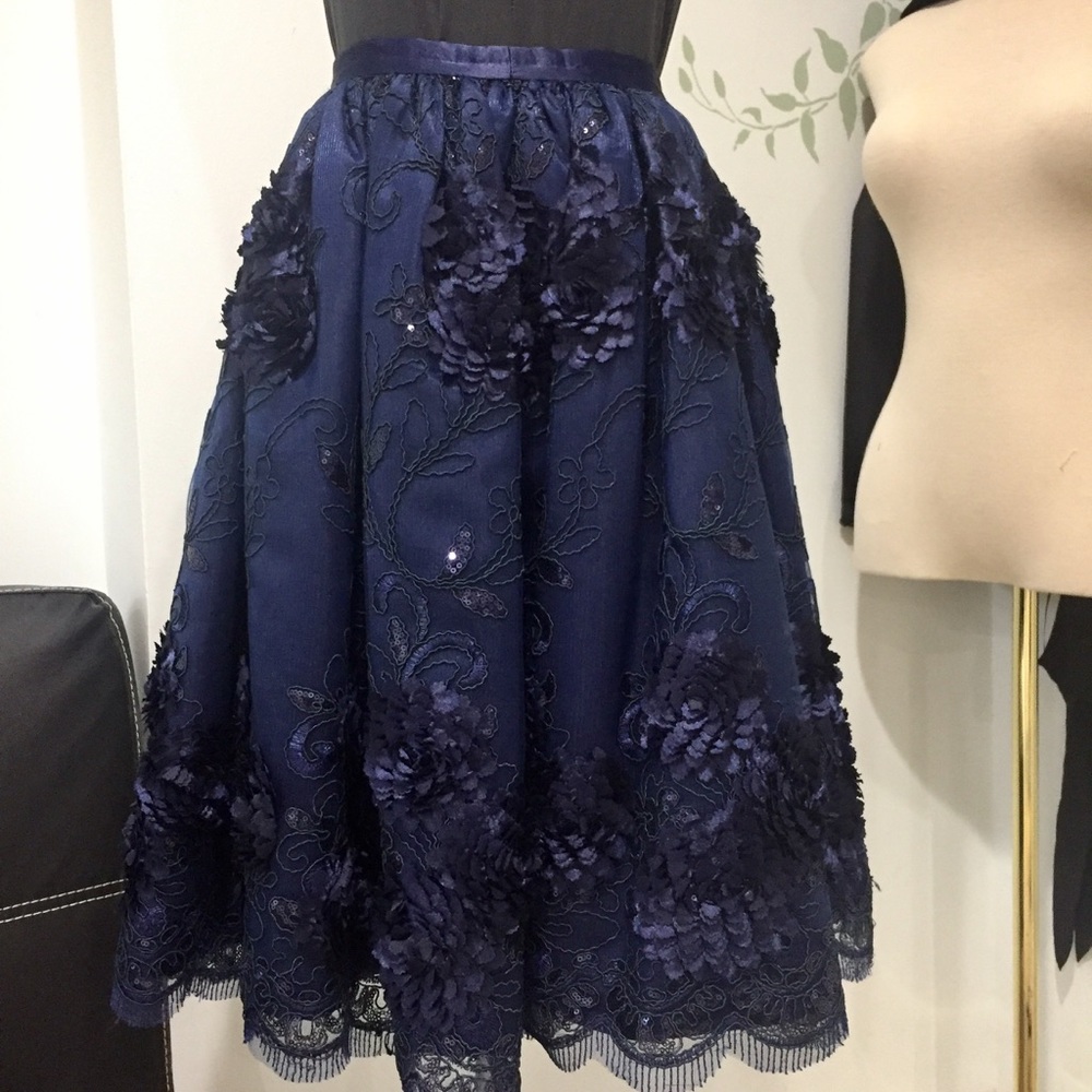 3D flowers lace skirt .