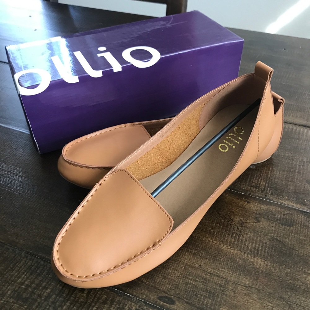 NEW Tan Loafer Flats