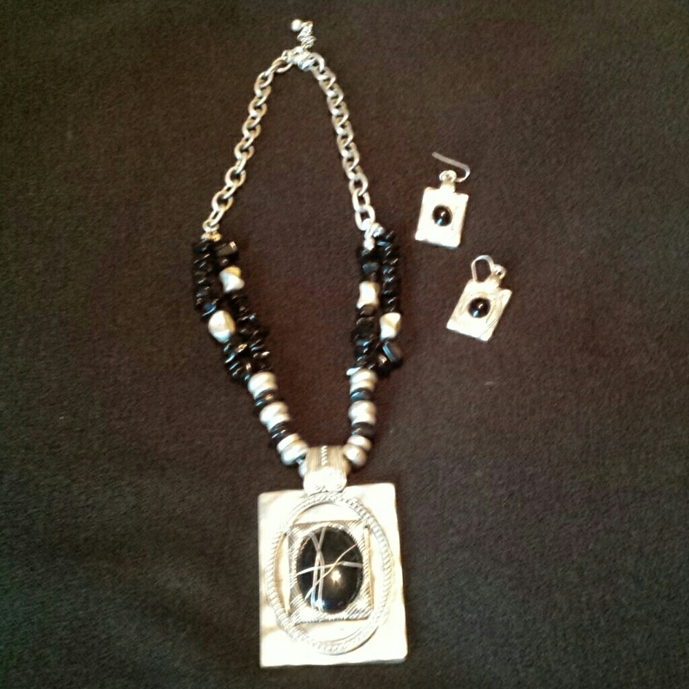 NWOT Silver/Black Necklace/Earring Set