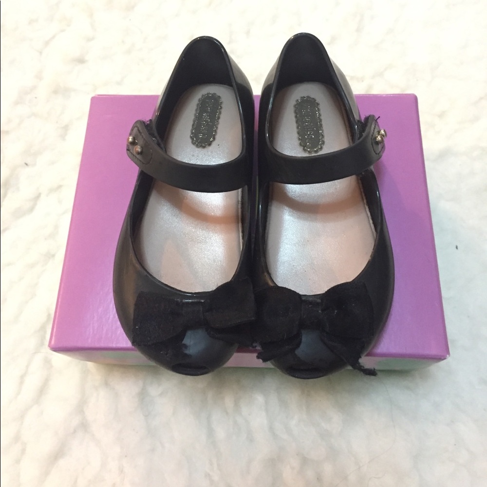 Black color mini Mellisa