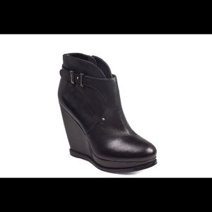 Dalton belted wedge by Sam Edelman