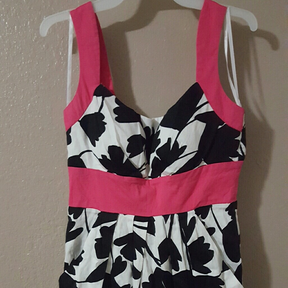 Large dress pink,black,&white