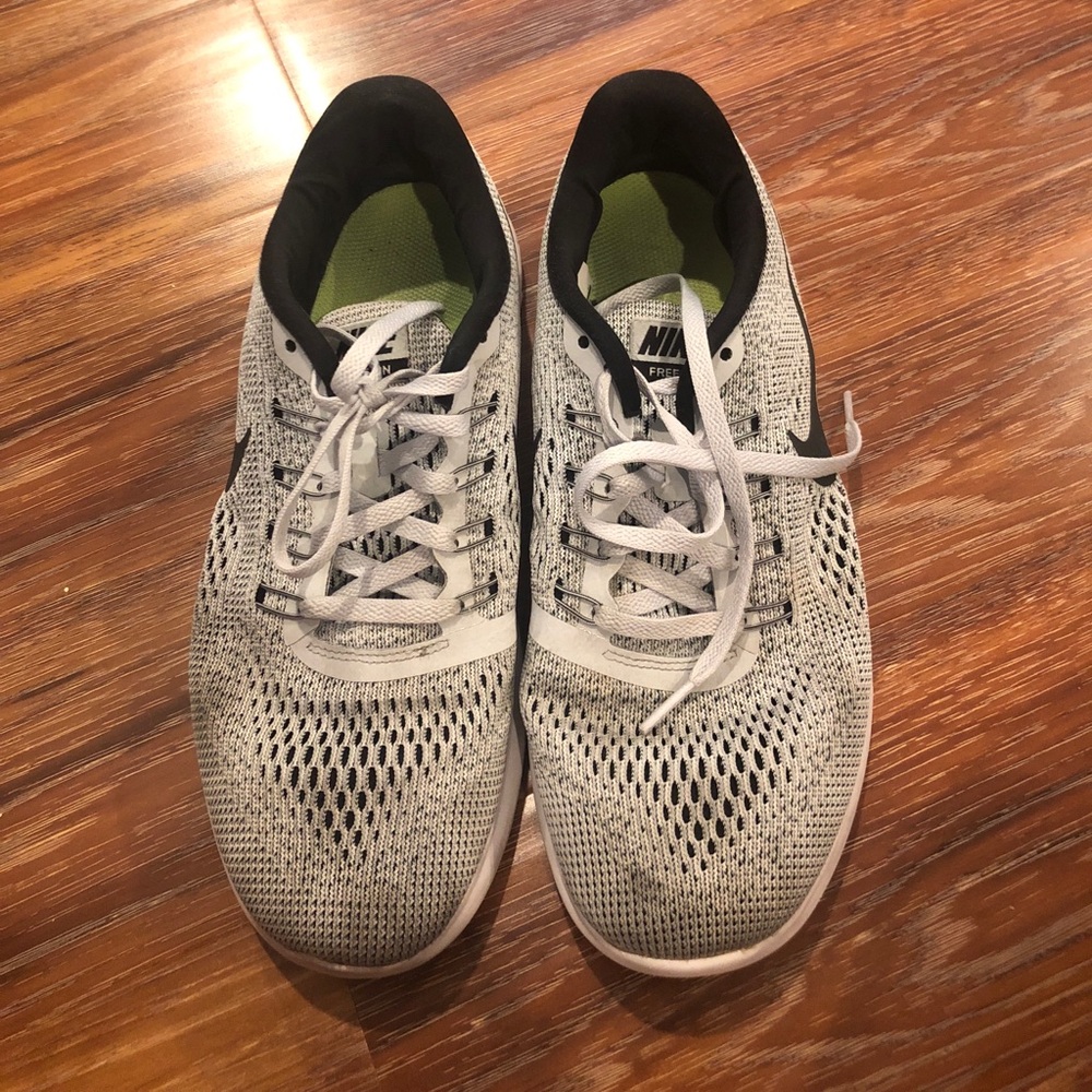 Grey women’s Nike’s
