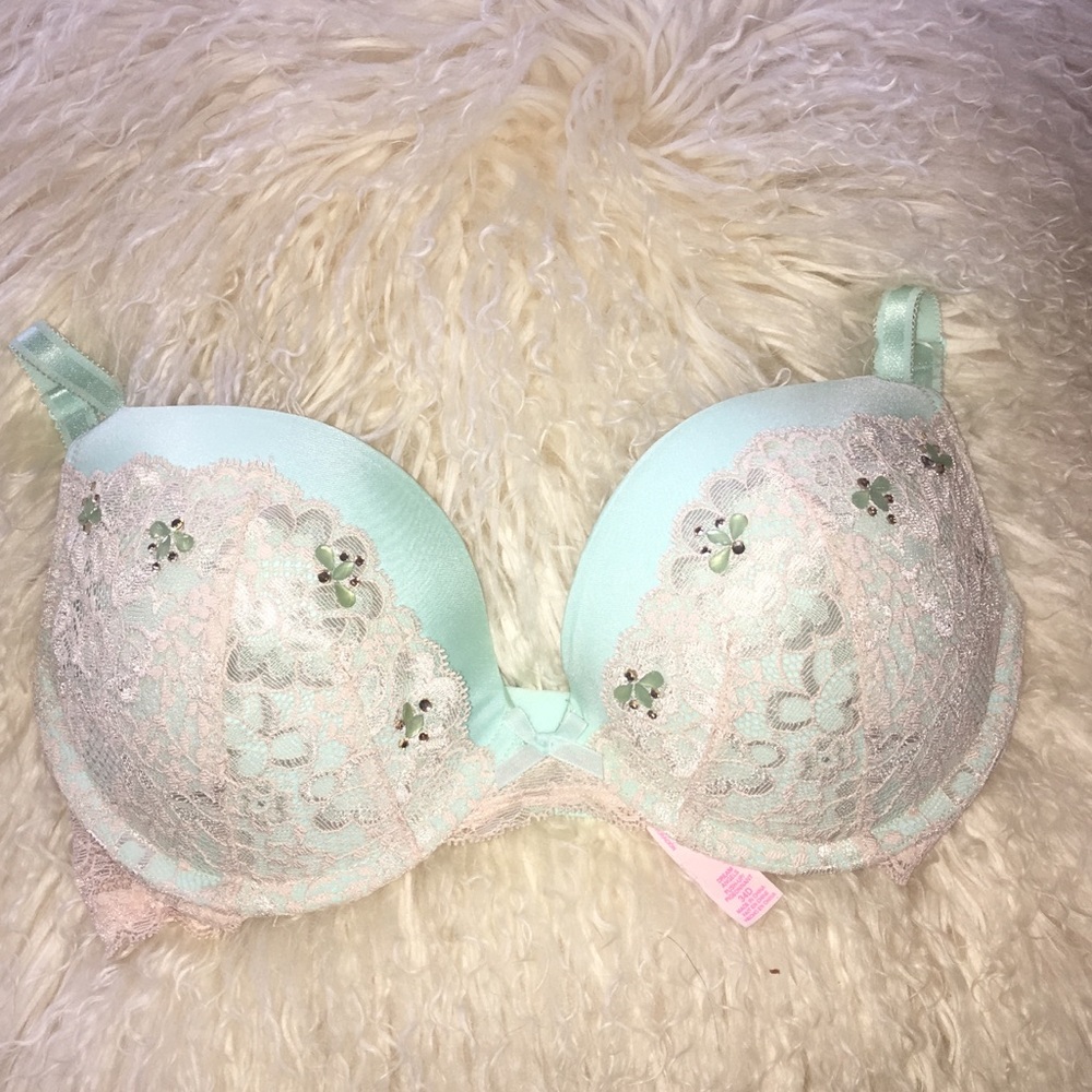 Victoria’s Secret Dream Angels push-up 34d. Jewels